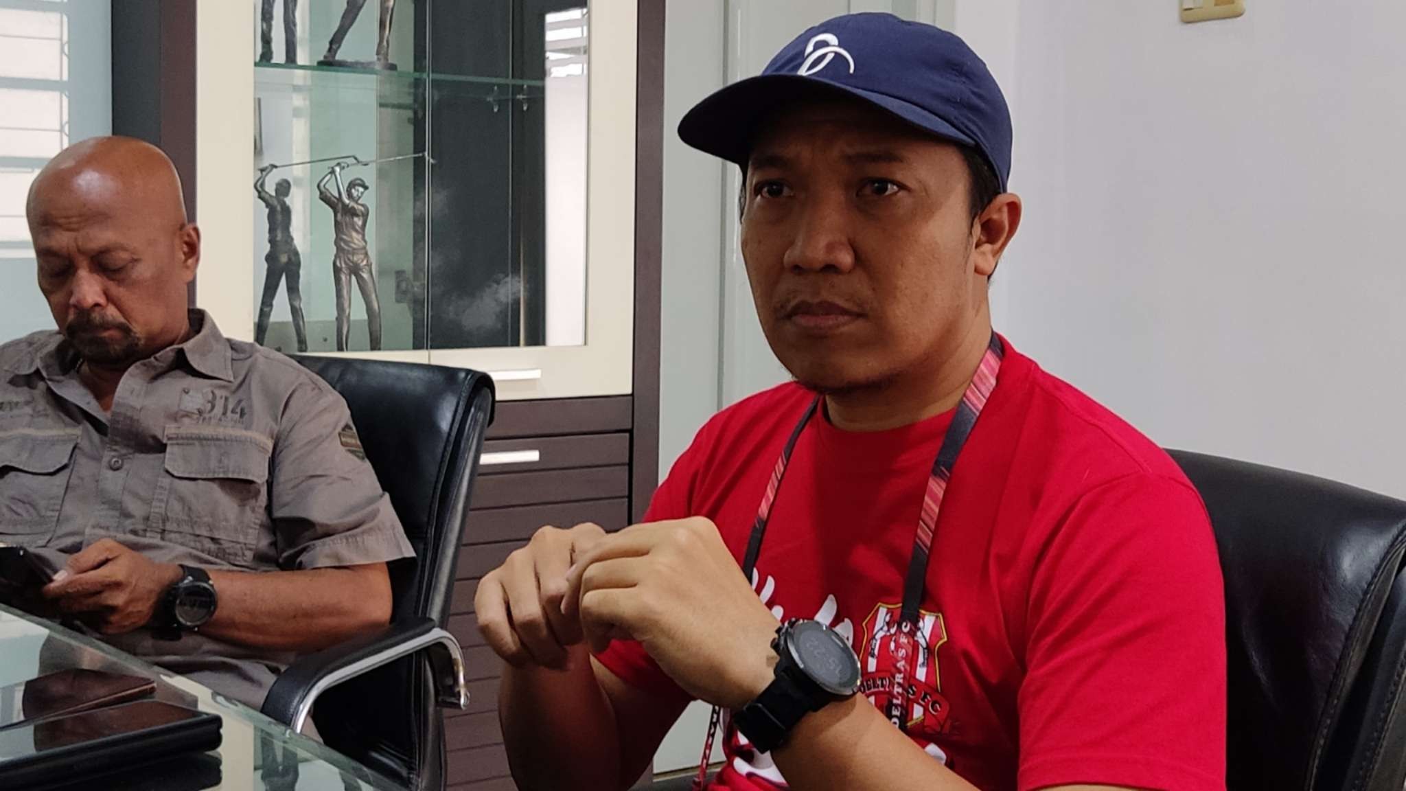 CEO Deltras Sidoarjo, Amir Burhanuddin (kanan). (Foto: Fariz Yarbo/Ngopibareng.id)