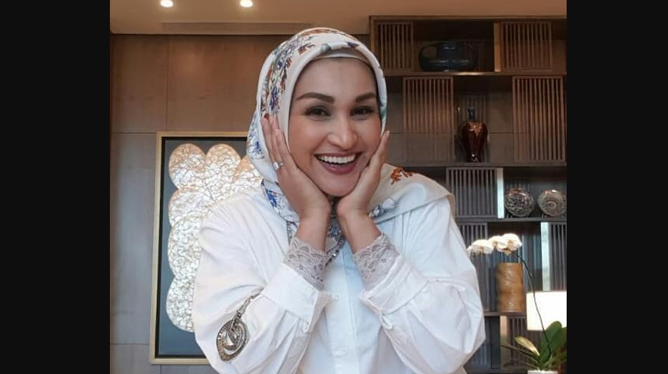 Rita Hasan tolak tawaran sinetron yang memintanya lepas hijab. (Foto: Instagram)
