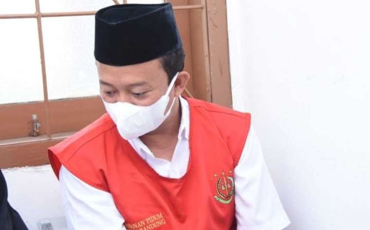 Herry Wirawan, si pemerkosa belasan santri dihukum mati. (Foto: Istimewa)