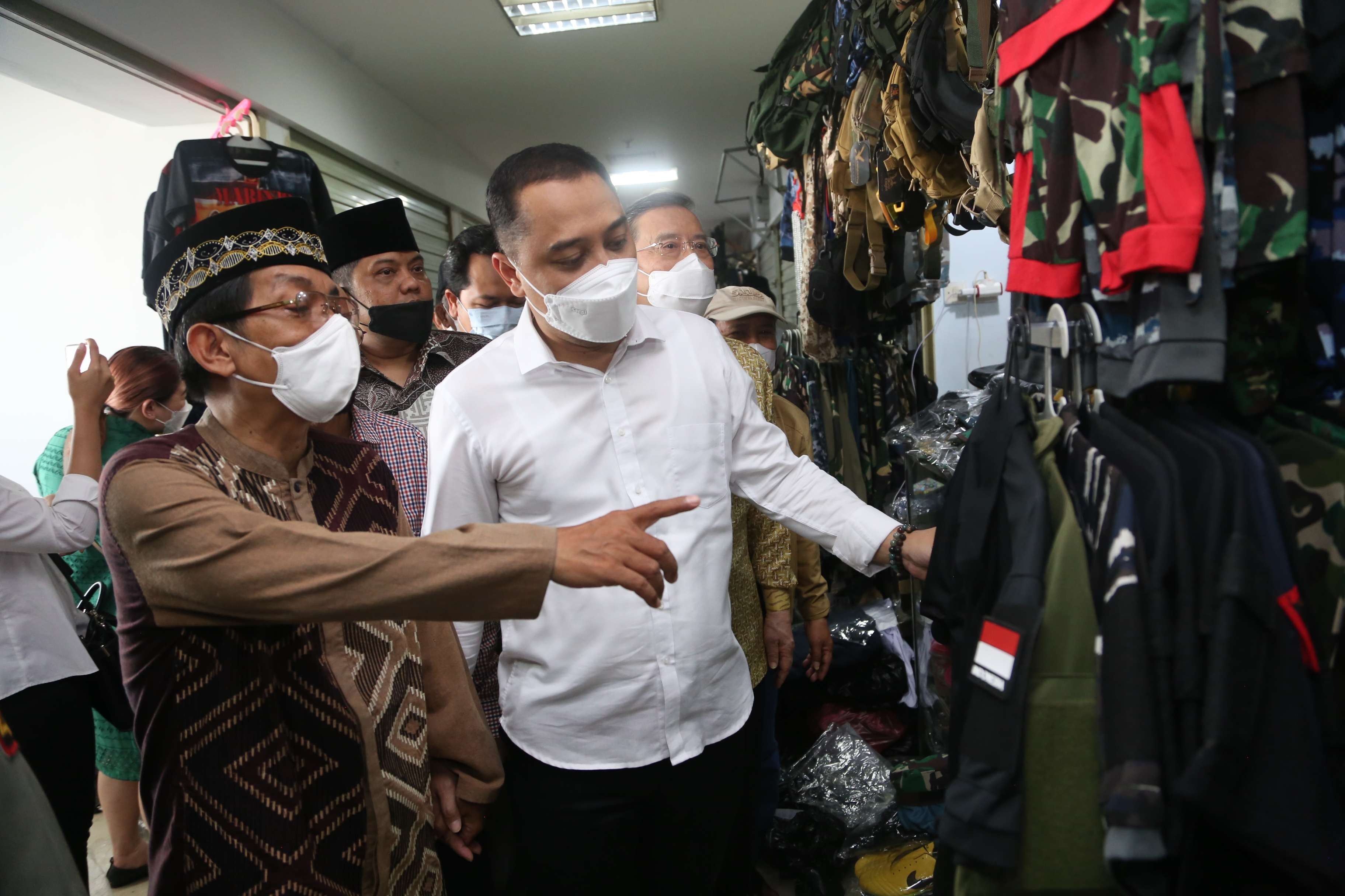 Walikota Surabaya, Eri Cahyadi saat meninjau Pasar Turi Baru. (Foto: Istimewa)
