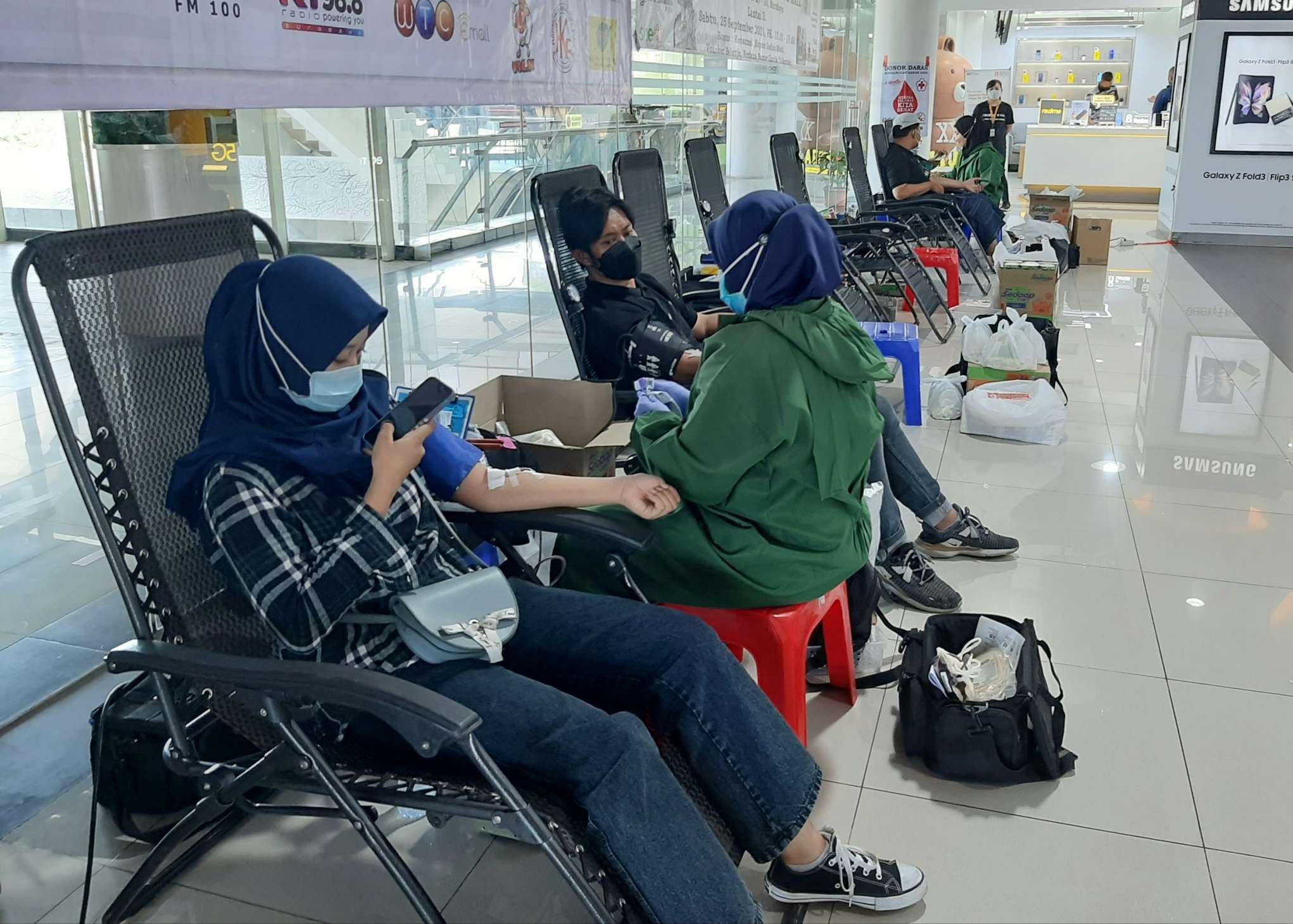 Ilustrasi donor darah yang dilakukan disalah satu mal di Surabaya. (Foto: Pita Sari/Ngopibareng.id)