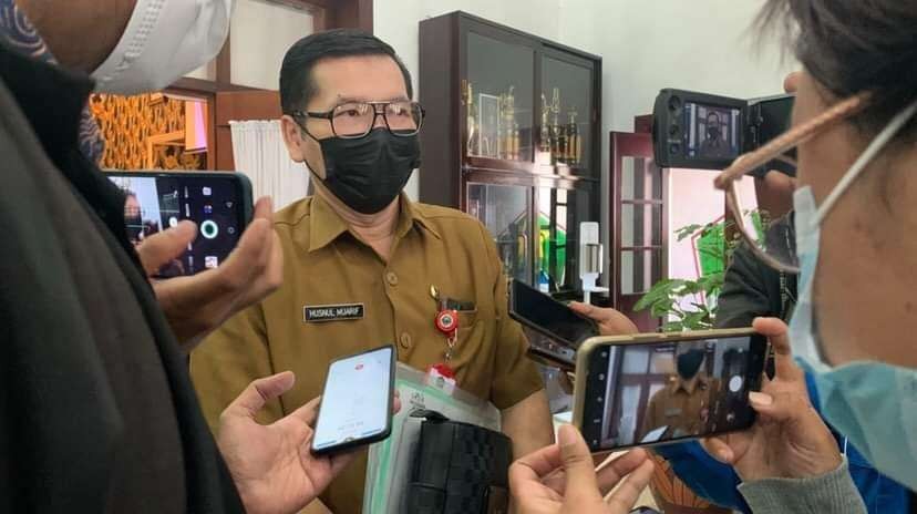 Kepala Dinas Kesehatan Kota Malang, dokter Husnul Mu'arif saat berada di Balaikota Malang (Foto: Lalu Theo/ngopibareng.id)