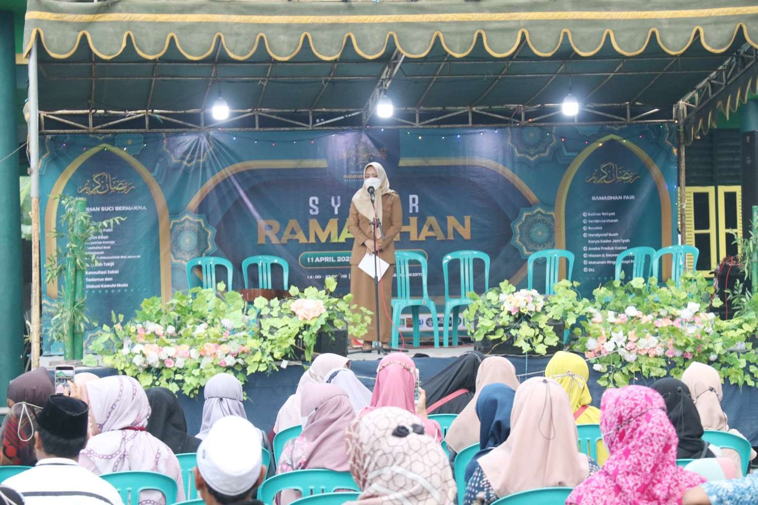 Bupati Ikfina Fahmawati saat memberikan sambutan pada acara Grand Opening Syiar Ramadan di PCNU Kabupaten Mojokerto, 11 April 2022. (Foto: Diskominfo Kabupaten Mojokerto )