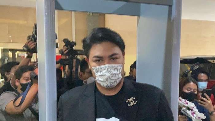 Ivan Gunawan hadiri panggilan penyidik Bareskrim Polri terkait kasus investasi bodong.(Foto: Ant)