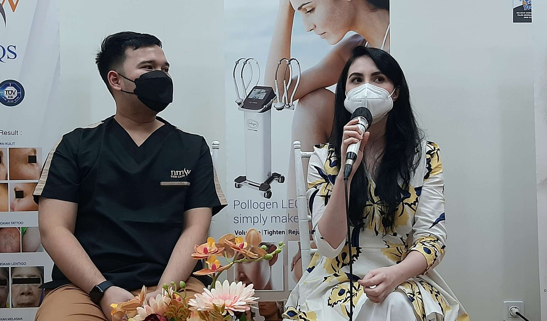 Arumi Bachsin dan Dokter Bambino saat melakukan health talk tips menjaga kulit saat puasa. (Foto: Pita Sari/Ngopibareng.id)
