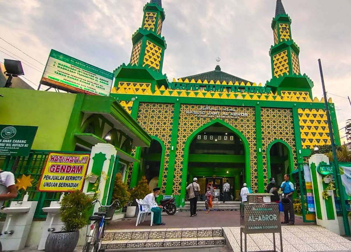 Masjid Al-Abror di Sidoarjo. (Foto: Aini Arifin/Ngopibareng.id)