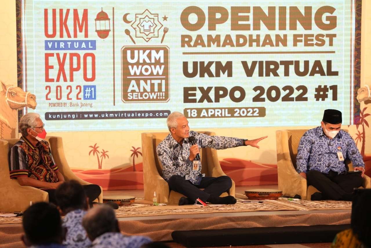 Gubernur Jawa Tengah Ganjar Pranowo mengingatkan pelaku Usaha Kecil Menengah (UKM) untuk tidak diam jelang libur Lebaran 2022. (Foto: ist)