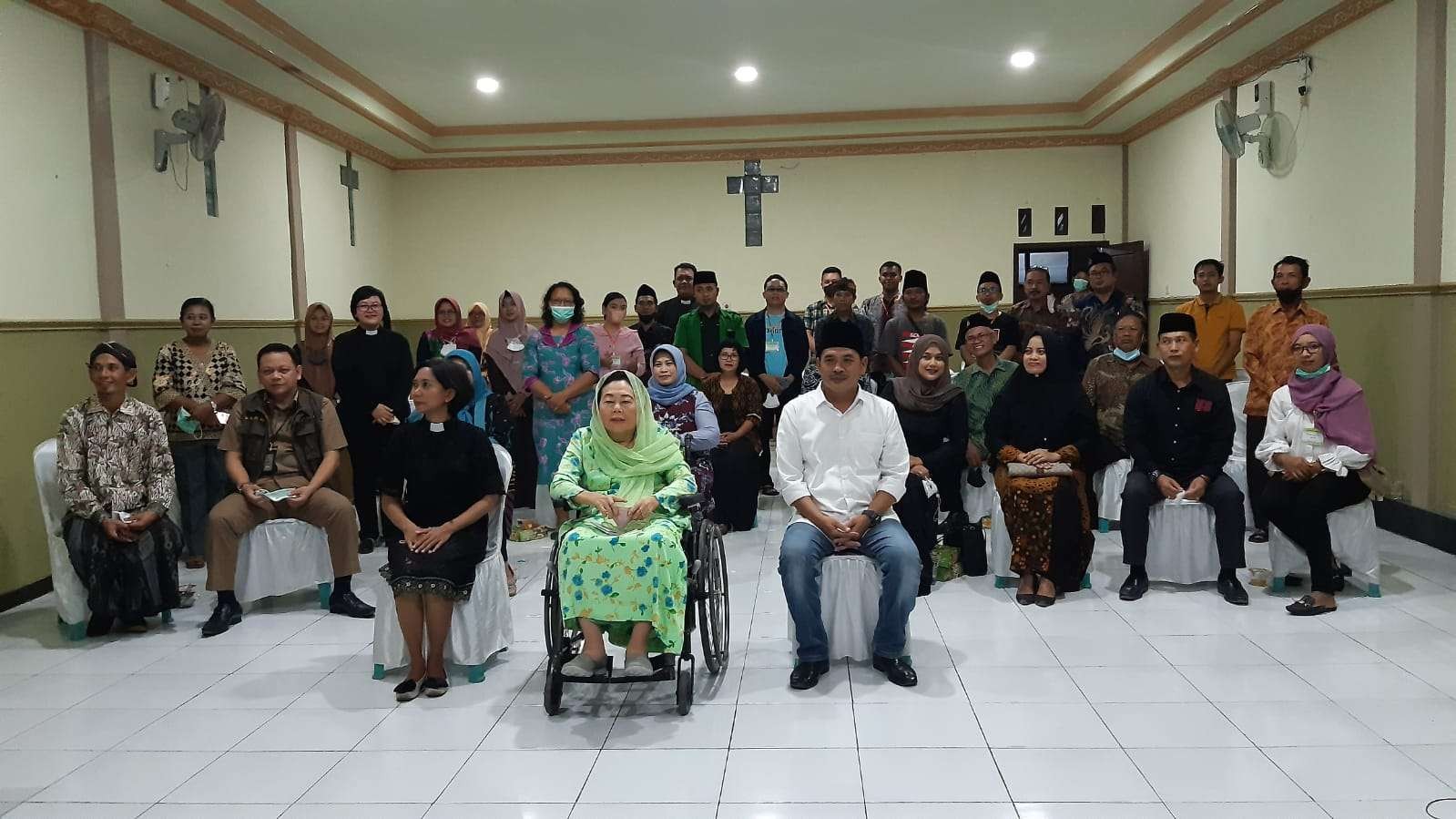 Sinta Nuriyah, istri Presiden Abdurrahman Wahid, saat hadir dalam acara buka puasa bersama di GKJW Mutersari, Bareng, Jombang, Senin 18 April 2022. (Foto: Istimewa)