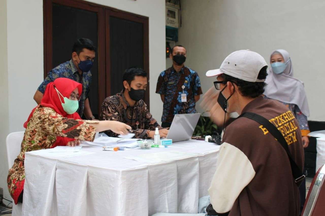 Kantor Penghubung Jawa Tengah di Jakarta mulai ramai didatangi masyarakat, Rabu, 20 April 2022. Warga Jateng ramai-ramai datang daftar mudik gratis. (Foto: ist)