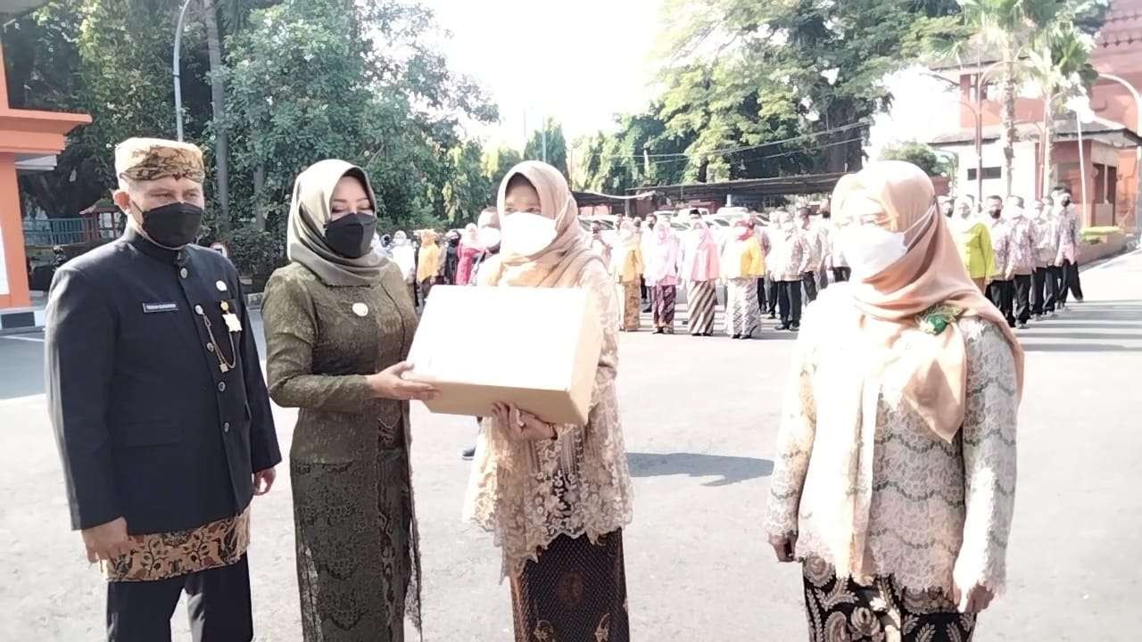 Apel peringatan Hari Kartini di Pemkab Mojokerto, Jawa Timur. (Foto: Deni Lukmantara/Ngopibareng.id)