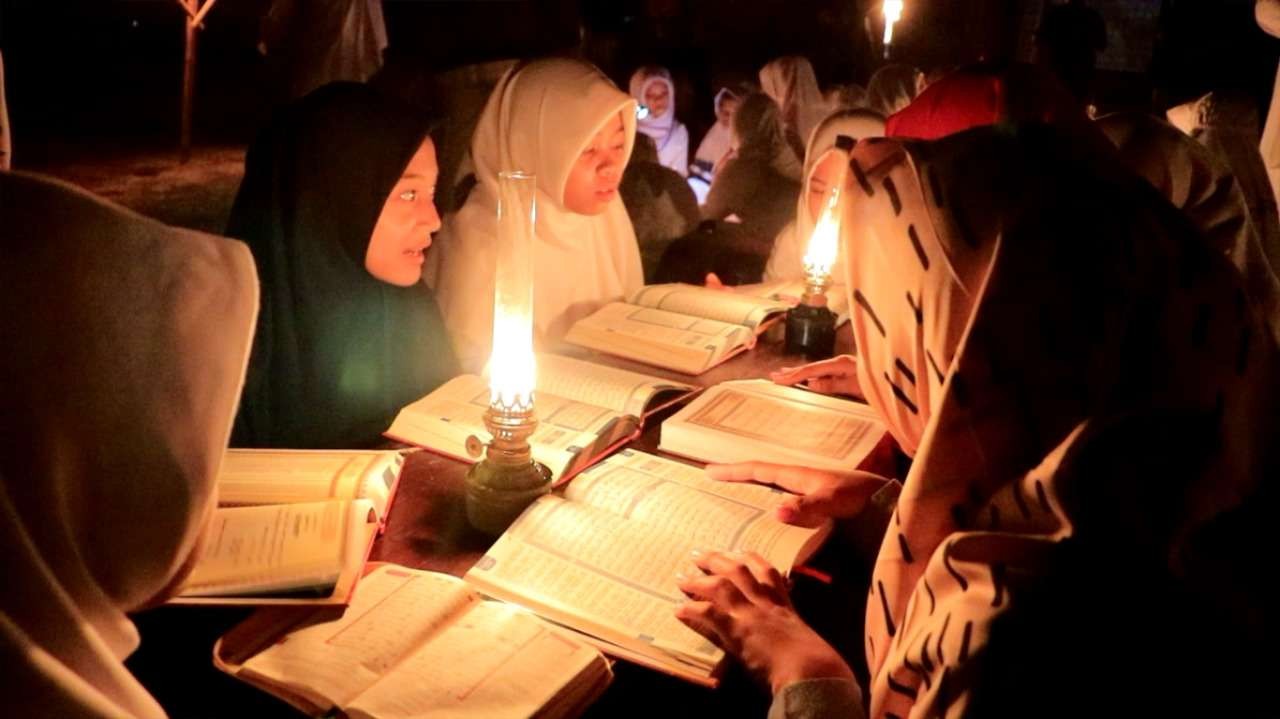 Ngaji Al-Quran merupakan aktivitas para santri dalam belajar. (Foto: Istimewa)