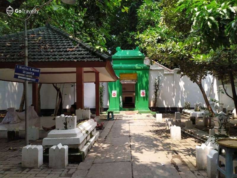 Kompleks makam Sunan Bungkul di Taman Bungkul Surabaya. (Foto: Istimewa)