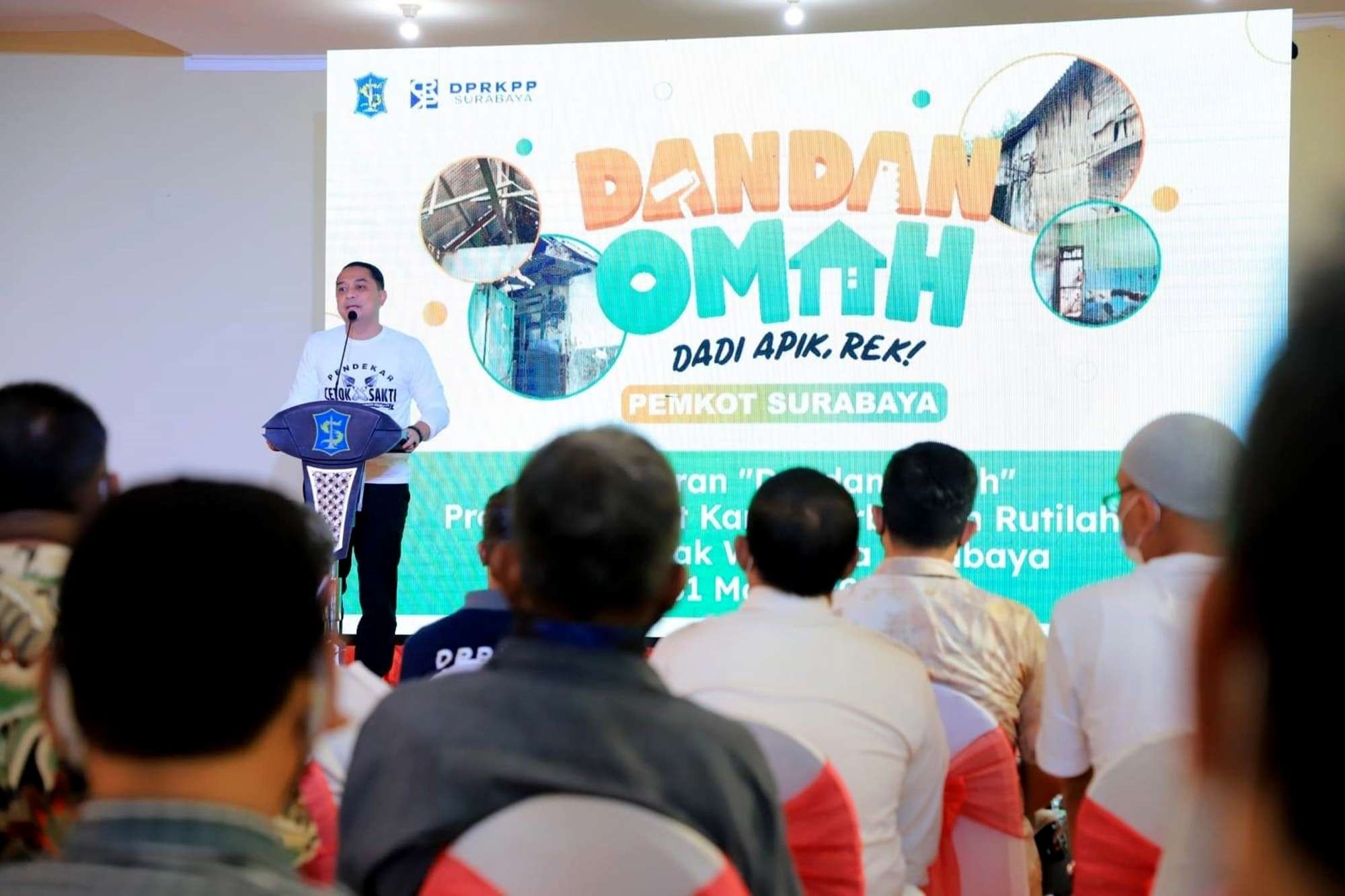Walikota Surabaya, Eri Cahyadi, saat meluncurkan program Dandan Omah. (Foto: Istimewa)