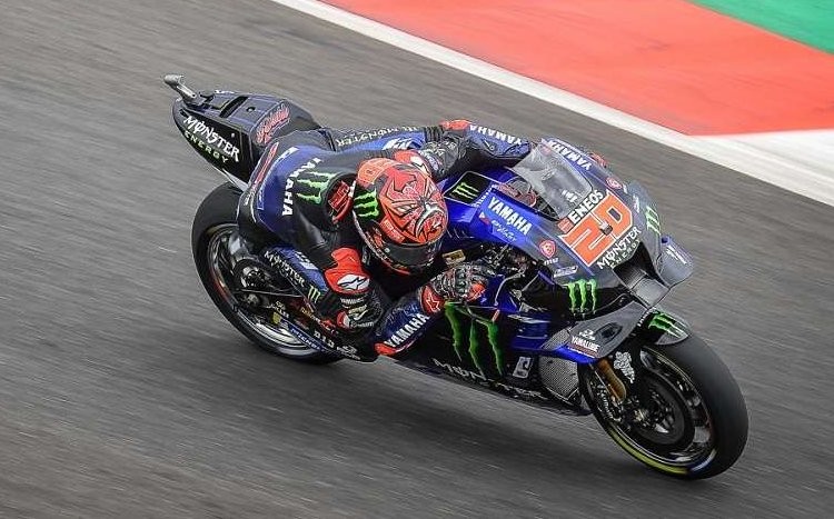 Pembalap Monster Energy Yamaha, Fabio Quartararo tercepat dalam sesi pemanasan MotoGP Portugal 2022. (Foto: AP)