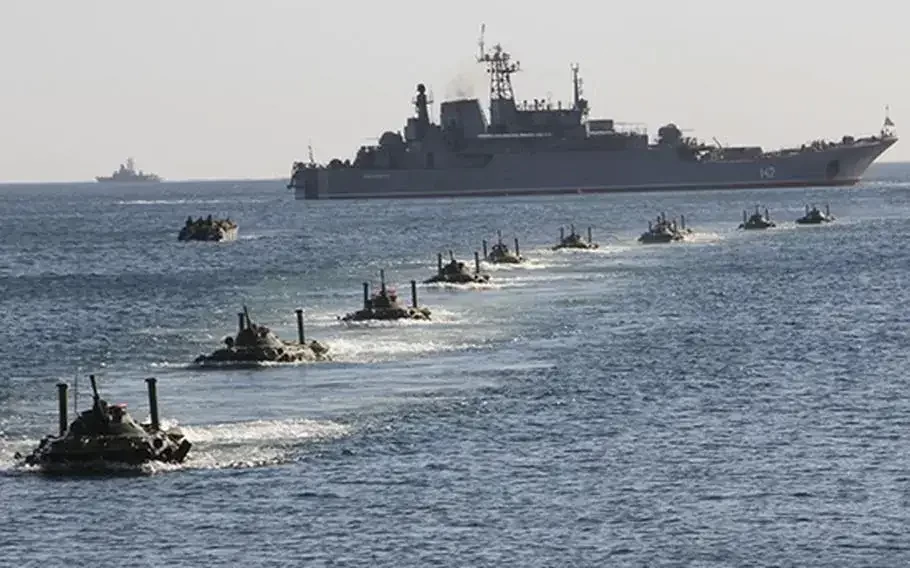 Dalam beberapa pekan terakhir, Rusia kehilangan kapal penjelajah andalannya Moskva dan kapal pendarat Saratov. (Foto: stripes.com)
