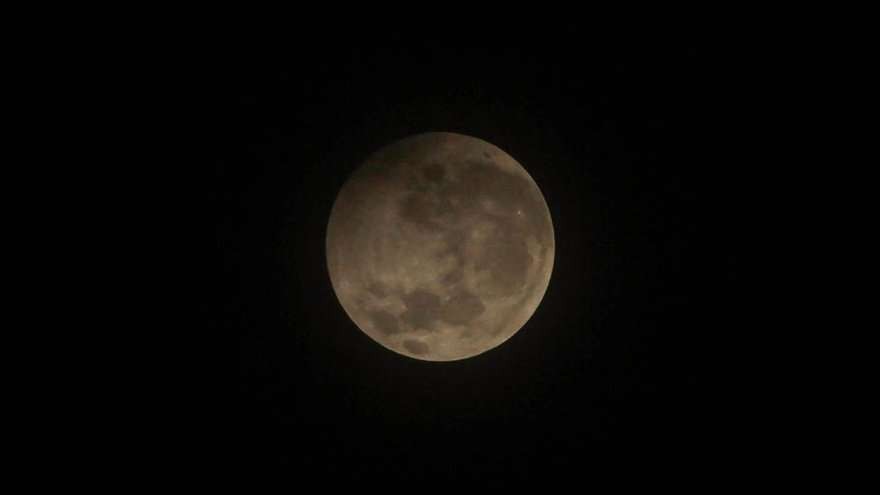 Ilustrasi gerhana bulan. (Foto: Dok. ANTARA)