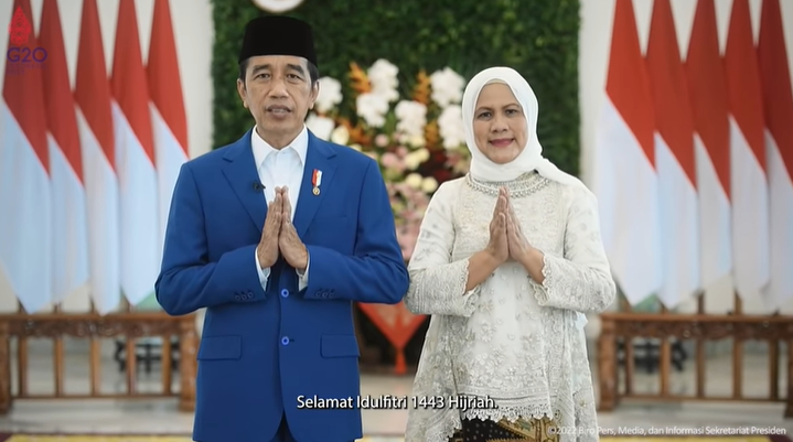 Presiden Jokowi dan Ibu Negara Iriana Jokowi mengucapkan Selamat Idul Fitri 1443 H. (Foto: YouTube)