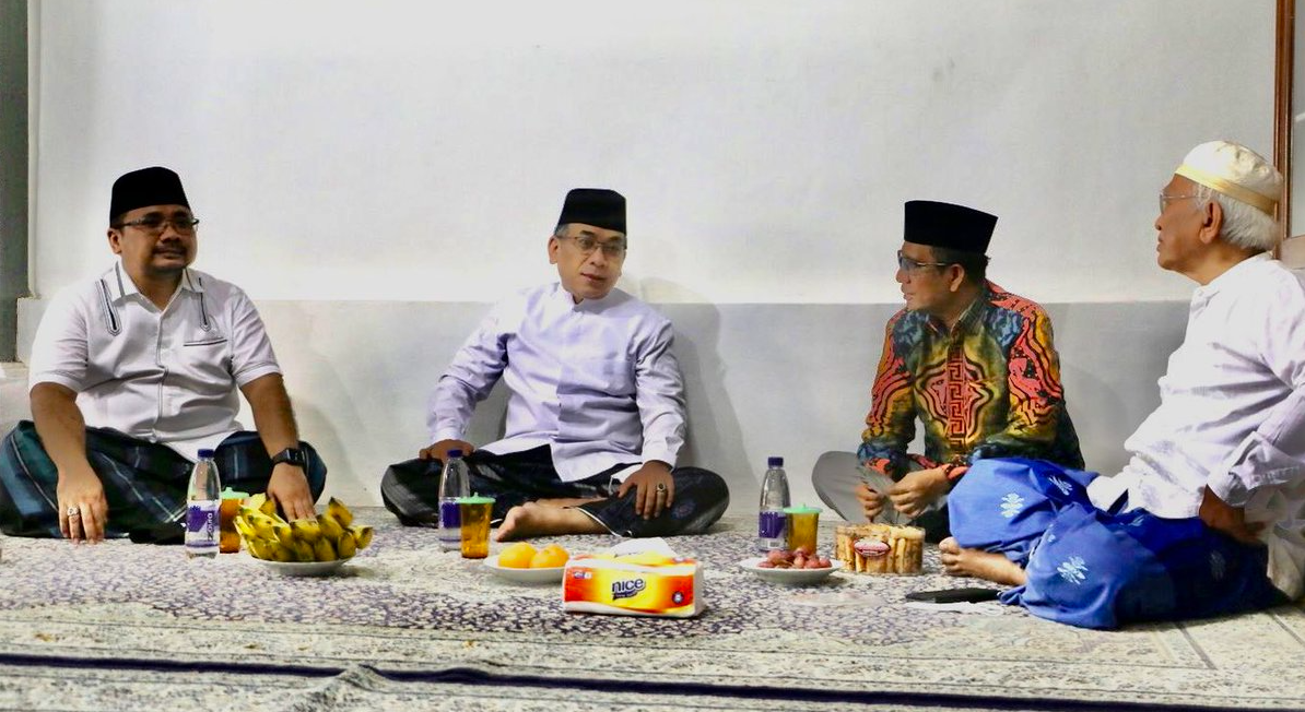 Mahfud MD saat silaturahmi Lebaran di Rembang bersama KH A Mustofa Bisri, Gus Yahya dan Gus Yaqut Cholil Qoumas. (Foto:Istimewa)