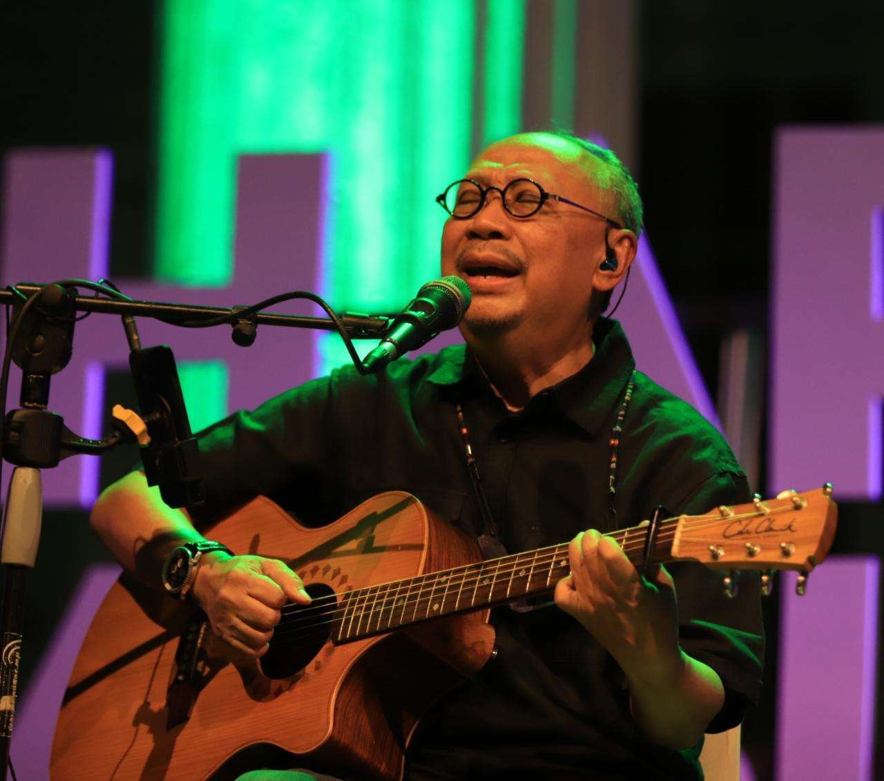 Ebit G Ade saat tampil di Kota Pasuruan, Sabtu 7 Mei 2022 malam (Foto: Dinas Kominfo Kota Pasuruan)