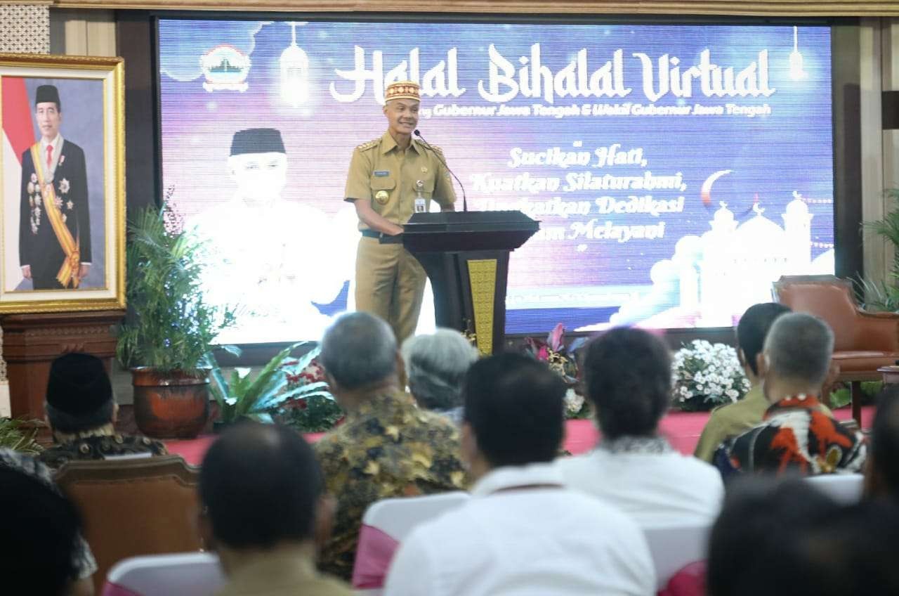 Gubernur Jawa Tengah Ganjar Pranowo saat memberikan sambutan dalam halal bi halal virtual, Senin 9 Mei 2022. (Foto: Istimewa)