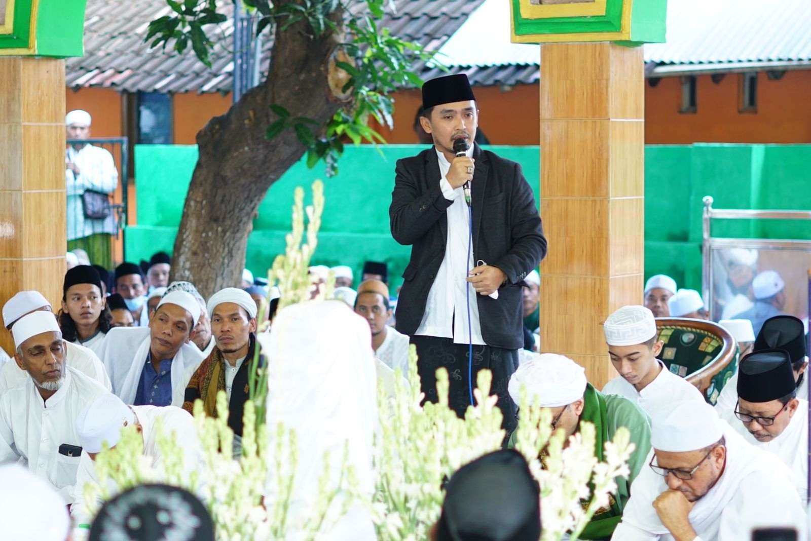 Wakil Walikota Pasuruan Adi Wibowo menghadiri Haul Mbah Slagah (Foto: istimewa)