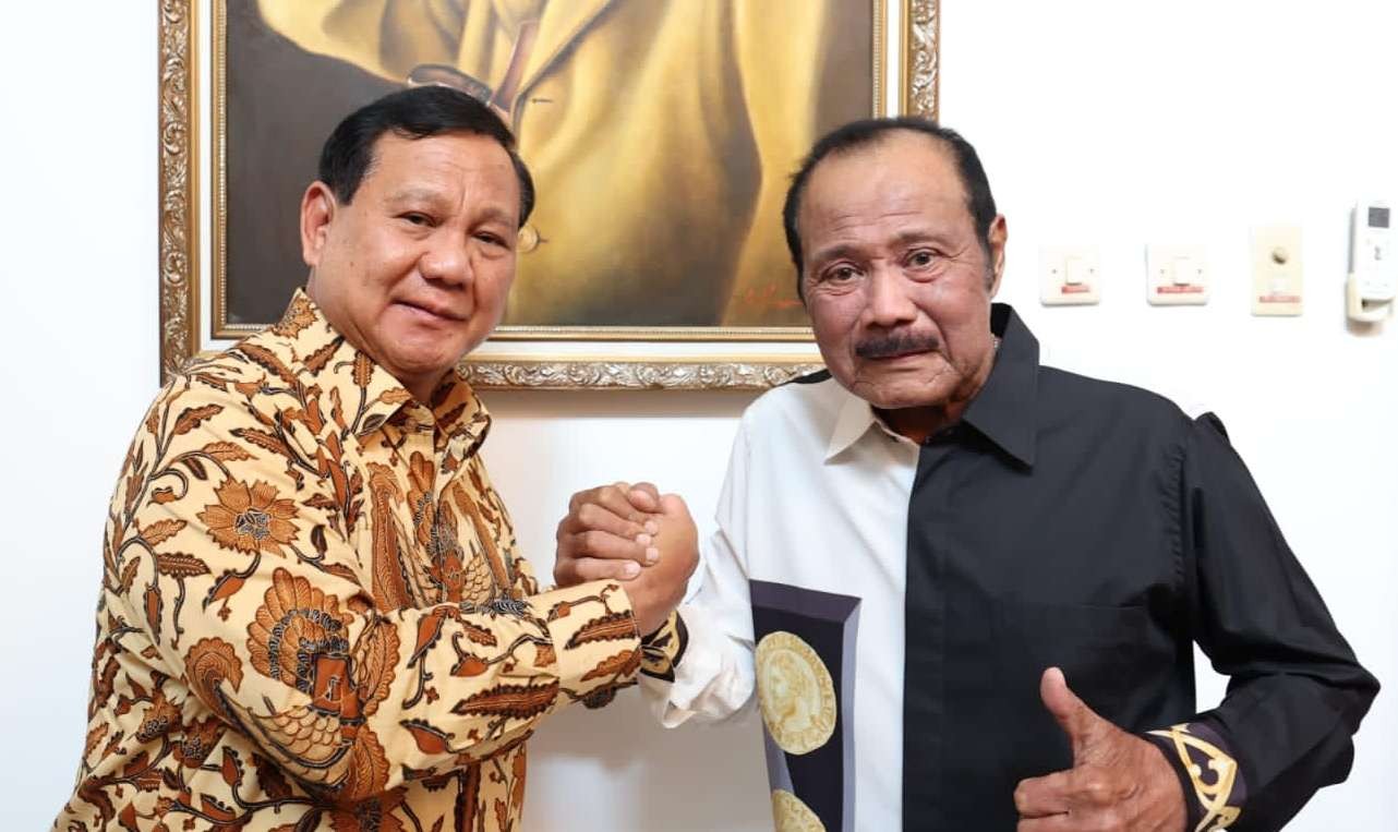 Menhan Prabowo Subianto bertemu eks-komandannya di Kopasus Subagyo HS. (Foto: Istimewa)