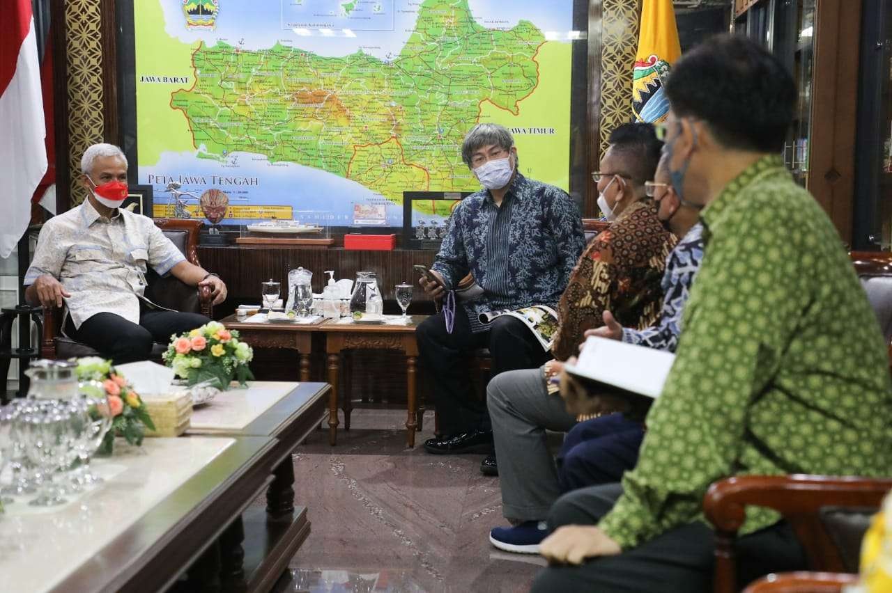 Gubernur Jawa Tengah Ganjar Pranowo saat menerima pengurus DPP Walubi. (Foto: Istimewa)