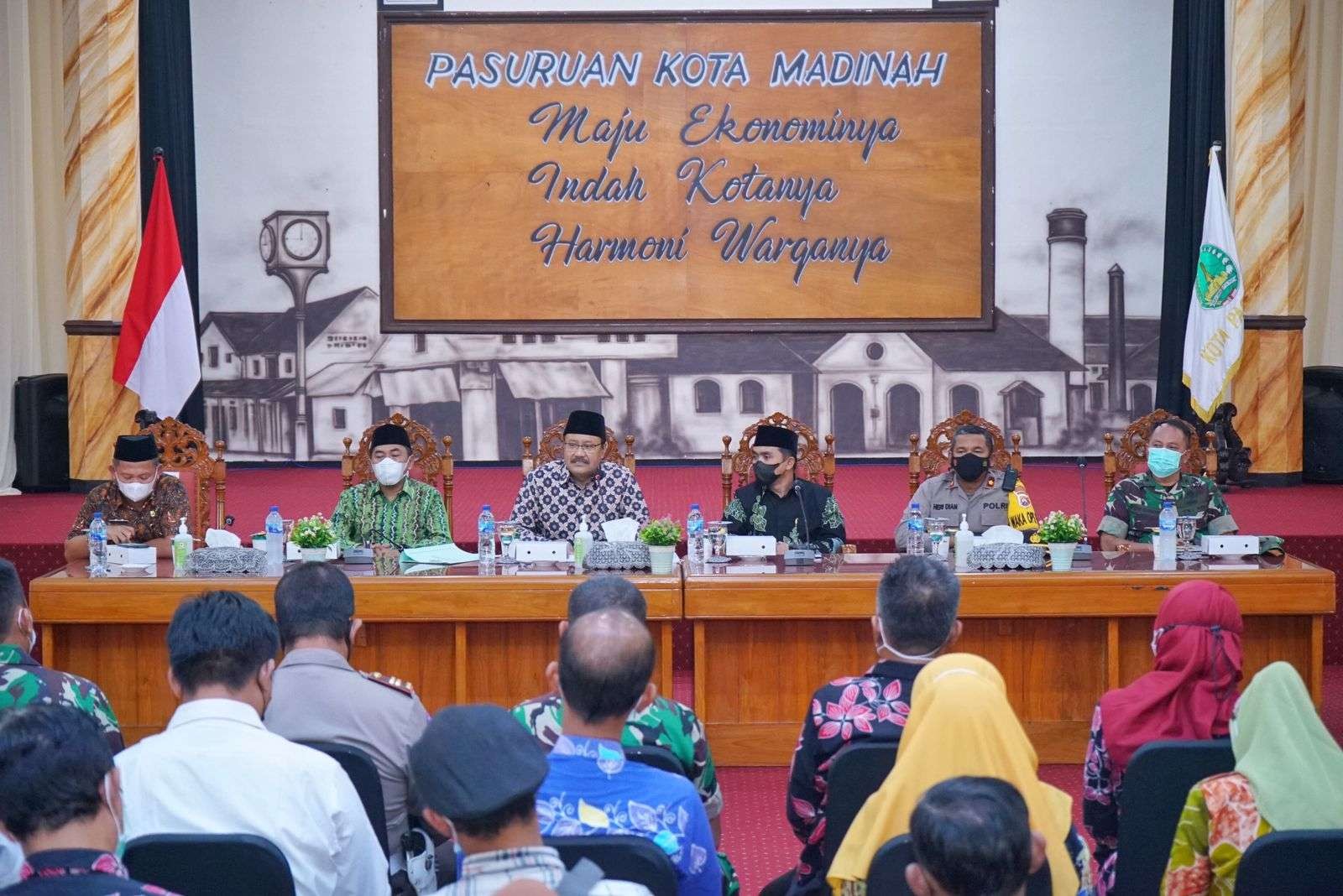 Walikota Pasuruan Saifullah Yusuf (Gus Ipul) mengumpulkan seluruh tokoh dan lembaga kemasyarakatan untuk percepatan booster. (Foto: Istimewa)