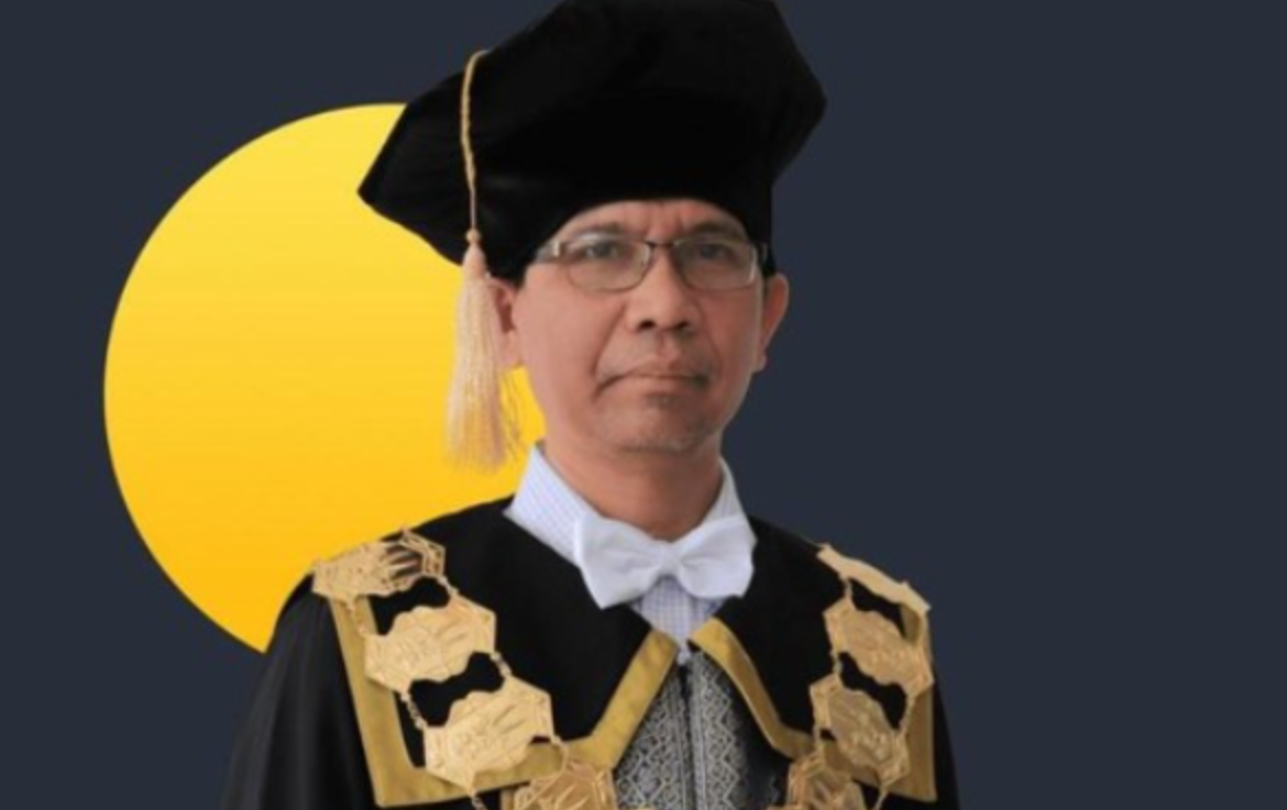 Rektor Institut Teknologi Kalimantan (ITK), Kota Balikpapan, Prof Budi Santosa Puwakartiko menyampaikan permintaan maaf atas ucapannya. (Foto: ITK)