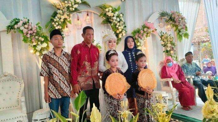 Calon pengantin perempuan ditinggal kabur calon suaminya. Persitiwa ini terjadi di Magetan, Jawa Timur. (Foto: Facebook)