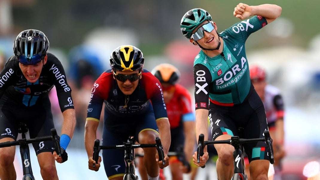Jai Hindley (Bora Hansgrohe) memenangkan etape 9 Giro d'Italia.