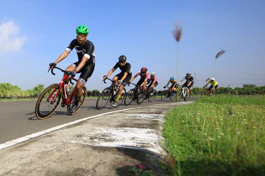 Suroboyo Race 2022 diikuti 300 pesepeda dalam rangka ulang tahun kota Surabaya ke-729.