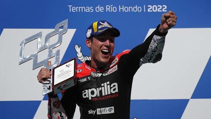 Aleix Espargaro memberikan kemenangan pertama dalam sejarah untuk Aprilia di MotoGP Argentina. (Foto: Istimewa)