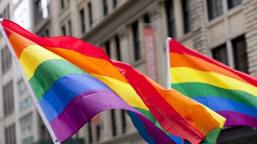 Ilustrasi bendera pelangi identik LGBT. (Foto: Istimewa)