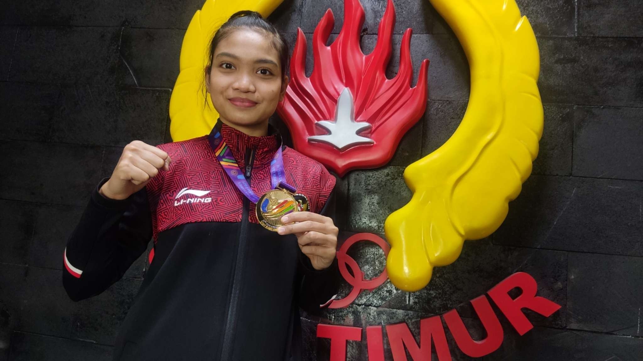 Atlet Wushu Indonesia, Alisya Mellynar, di Gedung KONI Jatim, Surabaya, Senin 23 Mei 2022. (Foto: Fariz Yarbo/Ngopibareng.id)