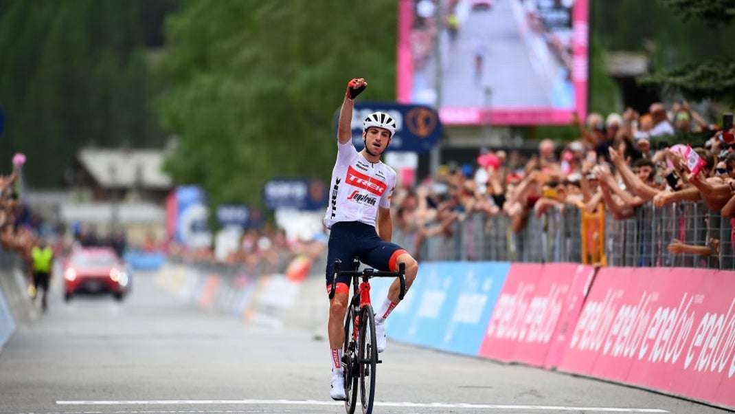 Giulio Ciccone (Trek-Segafredo) berhasil memang di Giro d'Italia etape 15, Minggu, 22 Mei 2022.