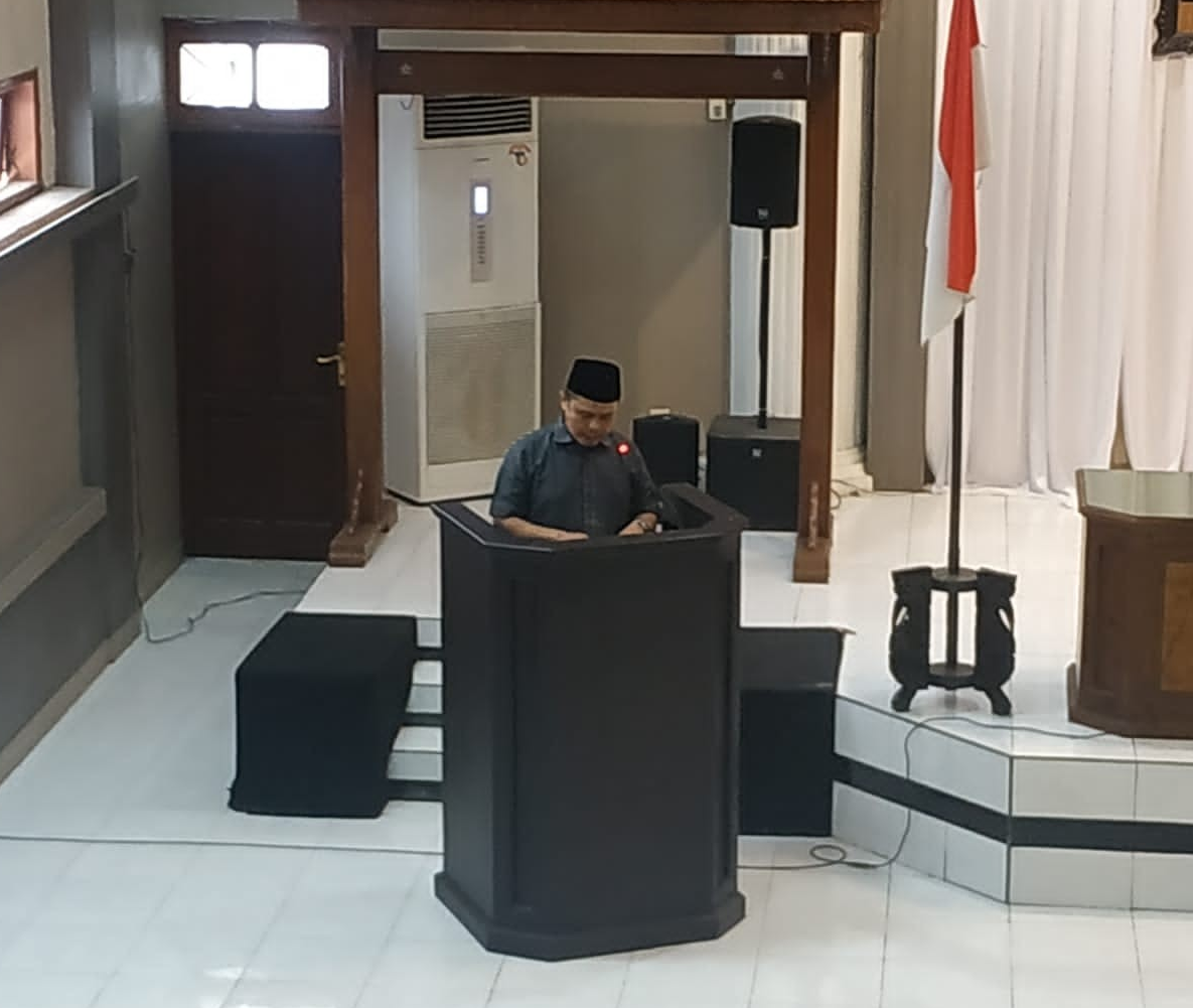 Pembacaan pandangan umum Fraksi Keadilan Sejahtera di Paripurna DPRD Kota Pasuruan, Senin 23 Mei 2022. (Foto: Istimewa)