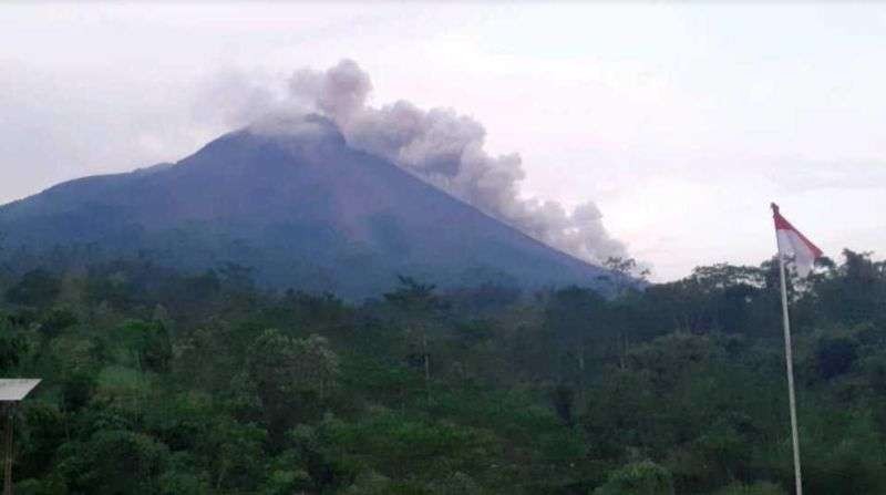 Gunung Merapi luncurkan awan panas. (Foto: BPPTKG)