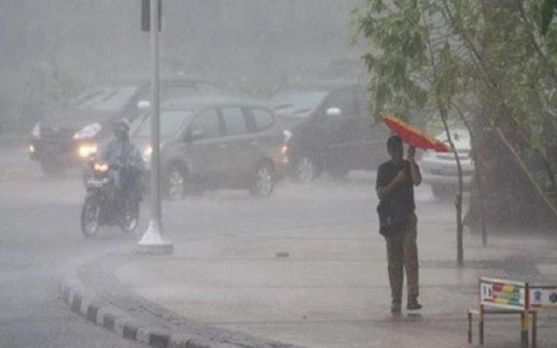 BMKG keluarkan peringatan dini hujan lebat disertai kilat dan angin akan terjadi di sejumlah wilayah Indonesia. (Foto: Ilustrasi)