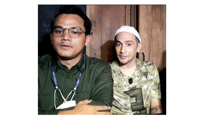 Aktor Gary Iskak didampingi kuasa hukum membantah pakai narkoba karena idap liver. Meski demikian, ia harus menjalani rehabilitasi di BNN Tangerang Selatan. (Foto: Istimewa)