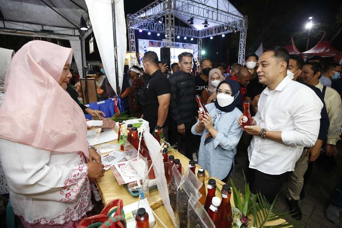 Walikota Surabaya, Eri Cahyadi menghadiri Festival Bazar UMKM di Citraland Surabaya. (Foto: Istimewa)