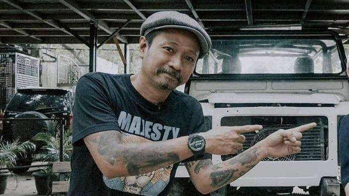Lukman Laksmana alias Buluk, mantan vokalis band Superglad, dilaporkan kasus dugaan penipuan investasi bodong. (Foto: Istimewa)