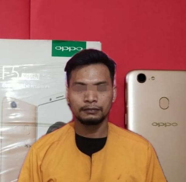 Tersangka yang merupakan mantan suami korban saat ini ditahan di Polsek Kencong (Foto: Istimewa)
