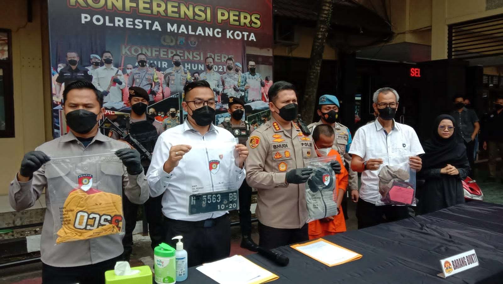 Rilis kasus pembunuhan di Mapolresta Malang Kota (Foto: Lalu Theo/ngopibareng.id)