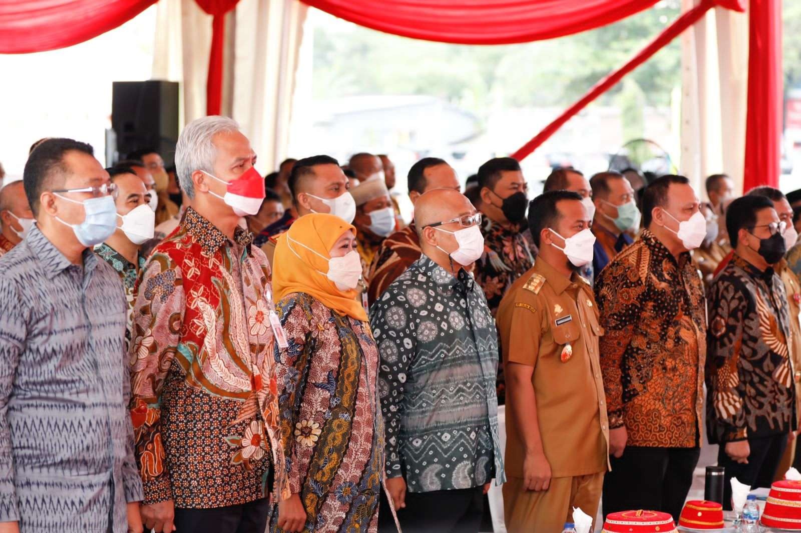 Gubernur Ganjar saat mengikuti acara pembentukan percontohan desa antikorupsi yang digelar Komisi Pemberantasan Korupsi (KPK) di Gowa, Sulawesi Selatan, Selasa, 7 Juni 2022. Sebanyak 7.809 desa di Jateng jadi percontohan desa antikorupsi