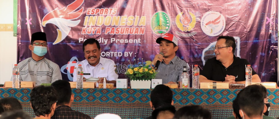 Wakil Walikota Pasuruan, Adi Wibowo memberikan semangat kepada ratusan remaja yang ikut seleksi E-Sport untuk Porprov Jatim 2022. (Foto: Istimewa)