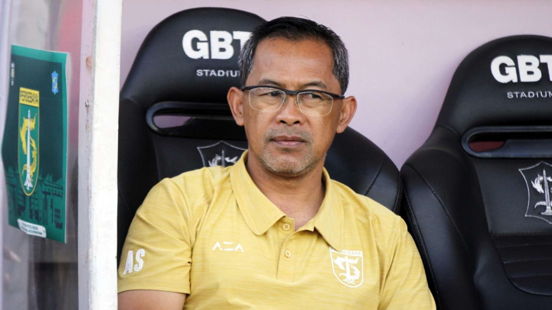 Pelatih Persebaya, Aji Santoso menyatakan buta kekuatan Bhayangkara FC. (Foto: Fariz Yarbo/Ngopibareng.id)