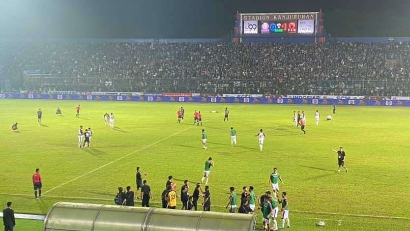 Arema FC kalah melawan PSM Makassar di Stadion Kanjuruhan. (Foto: Lalu Theo/ngopibareng.id)