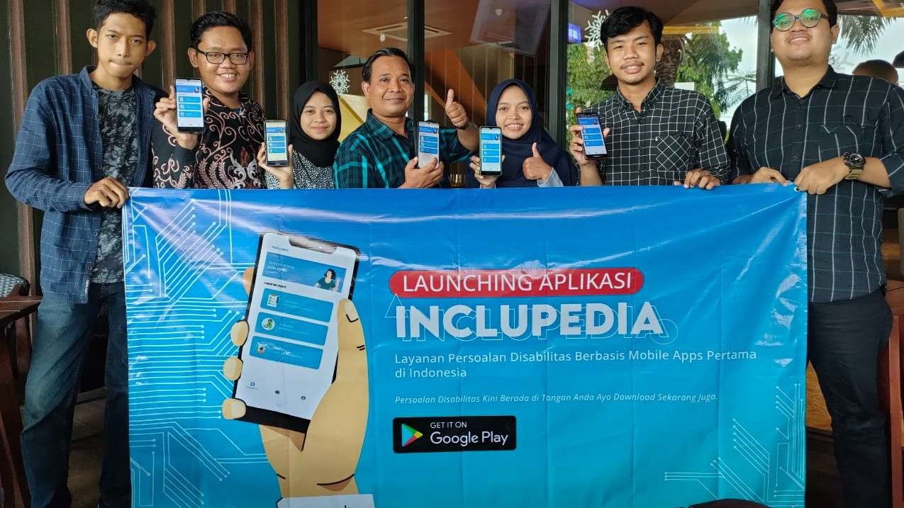 Tim Unesa pengagas Inclupedia, aplikasi untuk seseorang yang mengalami disabilitas. (Foto: Istimewa)