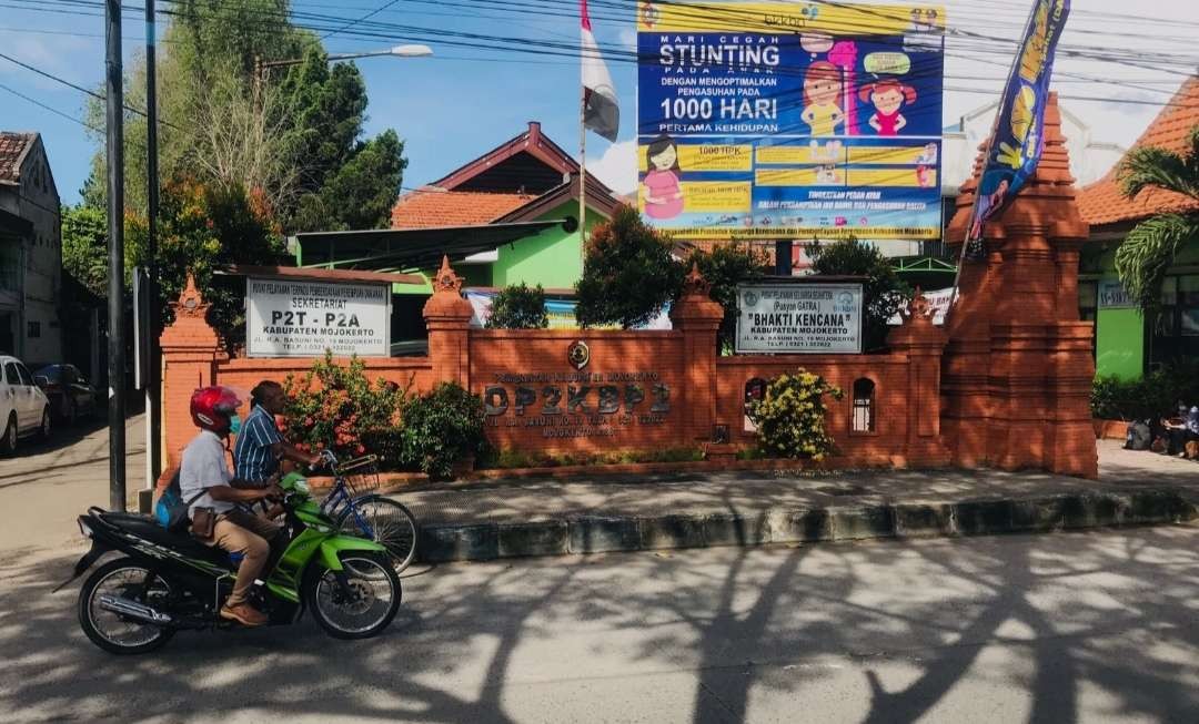 Kantor DP2KBP2 Kabupaten Mojokerto.(Foto: Deni Lukmantara/Ngopibareng.id)